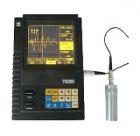 工件內(nèi)部多種缺陷(焊縫、裂紋、夾雜、氣孔等)的檢測、定位、評估和診斷。既可以用于實驗室，也可以用于工程現(xiàn)場。測量范圍(mm)：2.5～9999(鋼縱波);工作頻率(MHz)： 0.2～10(低頻0.2～1，中頻0.6～4，高頻1～10三檔可選)
