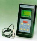 主要有振動(dòng)測量、時(shí)域波形顯示，功率譜分析、故障自動(dòng)分析四大功能; 測量參數(shù):位移、速度、加速度信號(hào)的有效值、單峰值和峰峰值共九個(gè)參數(shù).測量范圍:位移：0.03-30mm 速度：0.03-1000mm/s 加速度：0.03-1000m/s2 . 
