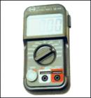 YF-150  數(shù)字電容表.顯示:3 1/2數(shù)位配0.86"(22mm)LCD,量程：0.1pF～20mF(即20000uF),檔位與精度：200P ±(0.5%rdg+1dgt+0.5pF)  2000P/20n/200n/2u/20u/200u ±（0.5%rdg+3dgt)  20MF ±(2%+1dgt),準確度:0.5%/自動調(diào)零功能
