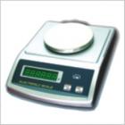 YP20002電子天平,具備多種計量單位轉(zhuǎn)換，記數(shù)功能及動物稱重功能。交直流兩用，便于攜帶和野外操作。可裝置RS232C 輸出接口。稱量范圍:0-2000g.可讀性:10mg.稱盤尺寸:ф125mm.電源:交直流電兩用
