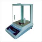 JA-2003P 電子精密天平,新一代電磁式稱量傳感器，使產(chǎn)品的精度有了可靠保障。具有全自動故障檢測，自動校準(zhǔn)，超載保護(hù)等多種應(yīng)用程序。電源變壓器外置，減少溫度對天平稱量的影響.內(nèi)置RS232C接口，可直接連接計算機(jī)，打印機(jī)等。稱量范圍:0-200g.可讀性:1mg.稱盤尺寸:ф80mm