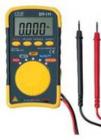 數(shù)字萬(wàn)用表 DT-111 具備8大功能，包括直流電壓，交流電壓，電阻，電容，頻率，占空比，短路測(cè)試和二極管測(cè)試，以及數(shù)據(jù)保持等相關(guān)功能;4000位數(shù)字液晶顯示屏;操作簡(jiǎn)單，數(shù)據(jù)保持和最大值保持功能.