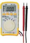 數(shù)字萬(wàn)用表 DT-112  具備5大功能,直流電壓;交流電壓
;直流電流;交流電流,電阻;短路蜂鳴測(cè)試;二極管測(cè)試，包括數(shù)據(jù)保持，最大值保持和自動(dòng)關(guān)機(jī)