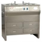 MP-2型雙盤三速金相試樣磨拋機,機架整體和集污盤、罩、蓋等均采用不銹鋼板制成， 磨盤直徑：250mm.砂紙直徑：230mm.拋盤直徑：220mm.轉(zhuǎn)速：700/900/1400r/min.電動機：AO280-4/6/8，0.2kW，380V,50Hz
   