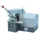 QG-1型金相試樣切割機(jī)是金相試樣的首道工序,采用高速旋轉(zhuǎn)的薄片增強(qiáng)砂輪來截取試樣，為不使在切割中燒傷試樣的組織，本機(jī)裝有冷卻系統(tǒng)。 最大切割截面：35×35mm.砂輪片規(guī)格：250×2×32mm.轉(zhuǎn)速：2800r/min.電動(dòng)機(jī)：Y802L-2 1.2kW 380V 50Hz

 
