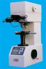 HVS-5型數(shù)顯小負(fù)荷維氏硬度計(jì)測(cè)量范圍：5-3000HV，試驗(yàn)力：1.961、2.942、4.903、9.807、19.61、24.52、29.42、49.03牛頓（0.2、0.3、0.5、1、2、2.5、3.5公斤力）
