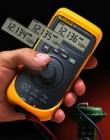 Fluke 707 環(huán)路校準器 mA 電源、仿真和測量功能 0.015% 的準確度和 0.001 mA 的分辨率 24 V 回路電源，進行mA 測量，包括 250Ω的 HART 電阻器  0-28 直流電壓測量，檢查回路電壓 