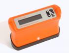 Elcometer 407 統(tǒng)計(jì)型光澤度儀有20°，60°和85°三種角度測(cè)量。使用內(nèi)置式記憶儲(chǔ)存讀數(shù).通過(guò)向被測(cè)物體發(fā)射一定角度的持續(xù)光線束，監(jiān)測(cè)反射的光線來(lái)測(cè)量光澤度。不同的表面需要不同的反射角度. 

