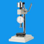 功 能：
LX-A 型和LX-C型邵氏硬度計可裝配在本公司配套生產(chǎn)的LAC型硬度計測試支架上使用，可提高測試精度。 
