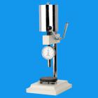 功 能：
　　LX-D 型邵氏硬度計可裝配在本公司配套生產(chǎn)的LD邵氏硬度計支架上使用，可提高測試精度。
