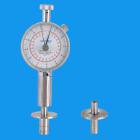 功 能：
水果硬度計(jì)（又稱果品硬度計(jì)），該產(chǎn)品共分AGY-1，AGY-2，AGY-3三種型號(hào)，用來(lái)測(cè)量蘋果、梨、西瓜、香蕉等多種水果的硬度，用以判定水果的成熟程度，對(duì)培育良種，采摘時(shí)間，加工時(shí)間，收獲儲(chǔ)存，出口運(yùn)輸?shù)炔烧暮侠碚莆铡Ｋm用于果樹科研部門，果樹農(nóng)場(chǎng)，果品公司，大專院校等單位使用。該儀器體積小，重量輕，數(shù)值顯示直觀，攜帶方便，適用于各種果品場(chǎng)所對(duì)果品的檢驗(yàn)。也可裝配于專用的機(jī)臺(tái)使用，可提高測(cè)試時(shí)的精度，適用于專業(yè)檢測(cè)部門。
