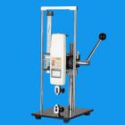 說(shuō)明： 
AST-S手壓式拉壓測(cè)試架，專(zhuān)為NK、HF系列推拉力計(jì)配備，可組合成不同用途的試驗(yàn)機(jī)臺(tái)，進(jìn)行準(zhǔn)確的拉壓負(fù)
荷、插拔力、破壞性試驗(yàn)等測(cè)試。
