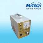 詳細信息
CJX－A角焊縫磁粉探傷儀是我廠吸收國內(nèi)外同類產(chǎn)品的優(yōu)點自行設計生產(chǎn)的。儀器具有體積小、重量輕、用途廣、便攜帶、操作方便等優(yōu)點。電路采用無觸點可控元件和集成電路，安全電壓輸出。利用外加磁場磁化法對各種平焊縫、角焊縫、機械零配件的分段探傷檢查。應用于壓力容器、管道、球罐、大型鋼結構及機械制造等行業(yè)，特別適用于野外、流動探傷檢查使用。通用主機可選配A、D、0三種探頭。
