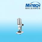 詳細(xì)信息
LD-J型邵A.邵B硬度計(jì)測試支架特 點(diǎn)：   
LD測試架是我公司研制的新一代邵氏硬度測試支架，其測試原理更科學(xué)，結(jié)構(gòu)更緊湊、合理，使測試的穩(wěn)定性和準(zhǔn)確度進(jìn)一步得到提高。并且使用高硬度的金屬平臺(tái)代替了傳統(tǒng)的玻璃平臺(tái)，有效避免了玻璃平臺(tái)易碎的缺點(diǎn) 。
