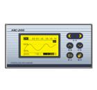 MC200R為三通道萬能輸入的無紙記錄儀。儀表可組態(tài)選擇輸入標(biāo)準(zhǔn)電流、標(biāo)準(zhǔn)電壓、熱電偶、熱電阻、頻率等信號(hào)，可提供傳感器配電和四路繼電器報(bào)警輸出。直接連接微型打印機(jī)，打印用戶指定時(shí)間的歷史數(shù)據(jù)和曲線；通過RS232通訊接口與便攜計(jì)算機(jī)、掌上電腦（PDA）連接，直接讀取儀表歷史數(shù)據(jù)，用戶通過ScanX數(shù)據(jù)管理軟件，對(duì)所取數(shù)據(jù)進(jìn)行分析、存檔、打印處理。通過有線、無線通訊組網(wǎng)，可與MCGS、Citect、組態(tài)王、iFIX等專業(yè)組態(tài)軟件組成遠(yuǎn)程監(jiān)控系統(tǒng)。
