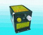 斯萊德SL-008高壓電源供應(yīng)器電壓為5.6KV，可提供2組高壓電源輸出供離子風(fēng)咀、離子銅棒、離子風(fēng)銅棒等使用，可方便的根據(jù)標(biāo)識和安裝說明進行連接靜電消除器，斯萊德高壓電源供應(yīng)器具有短路保護功能，安全、方便。 